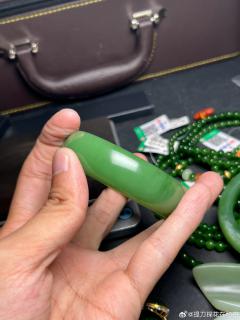 碧玉粉青粉绿手镯