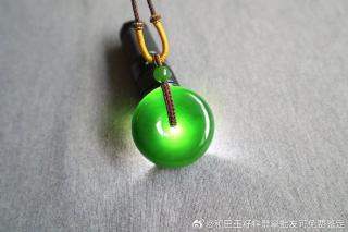 和田玉碧玉阳绿挂件吊坠平安扣 无黑无伤无裂无棉 颜色浓郁 手镯芯制